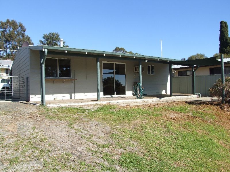 10 Cora, Donnybrook WA 6239