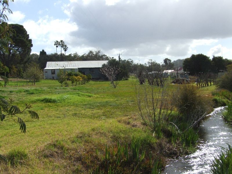 5 Hackett Rd, Donnybrook WA 6239
