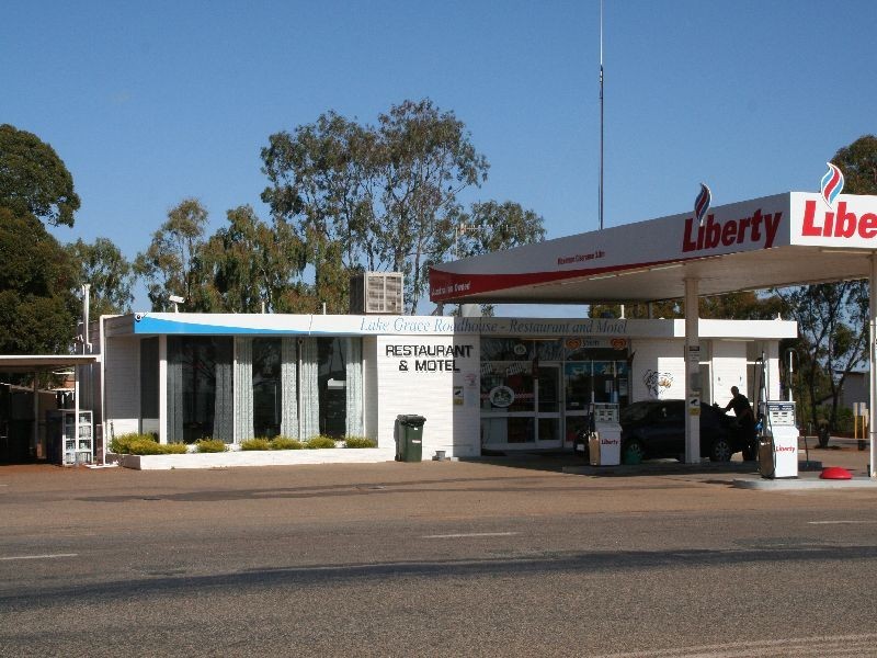 1 & 9 Stubbs Street, Lake Grace WA 6353