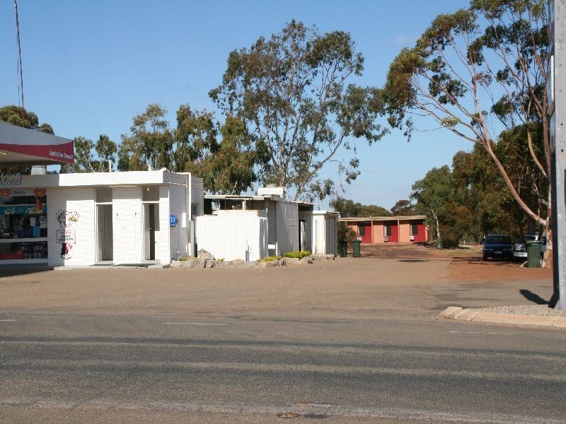 1 & 9 Stubbs Street, Lake Grace WA 6353