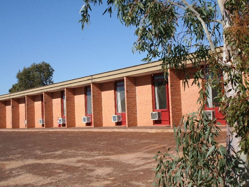 1 & 9 Stubbs Street, Lake Grace WA 6353