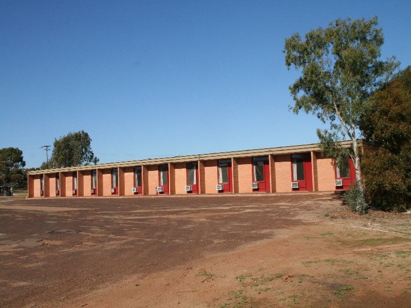 1 & 9 Stubbs Street, Lake Grace WA 6353