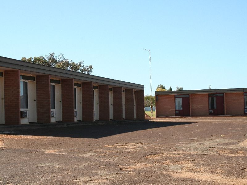 1 & 9 Stubbs Street, Lake Grace WA 6353