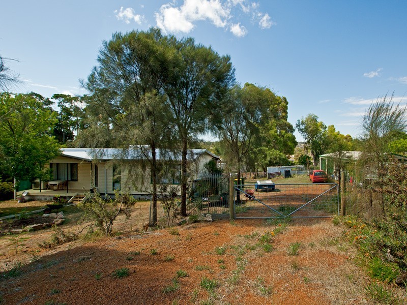 6 Arthur Street, Darkan WA 6392