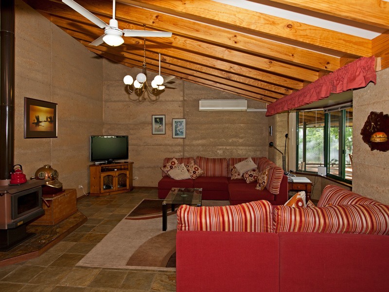 6 Hearle Road, Mumballup WA 6225