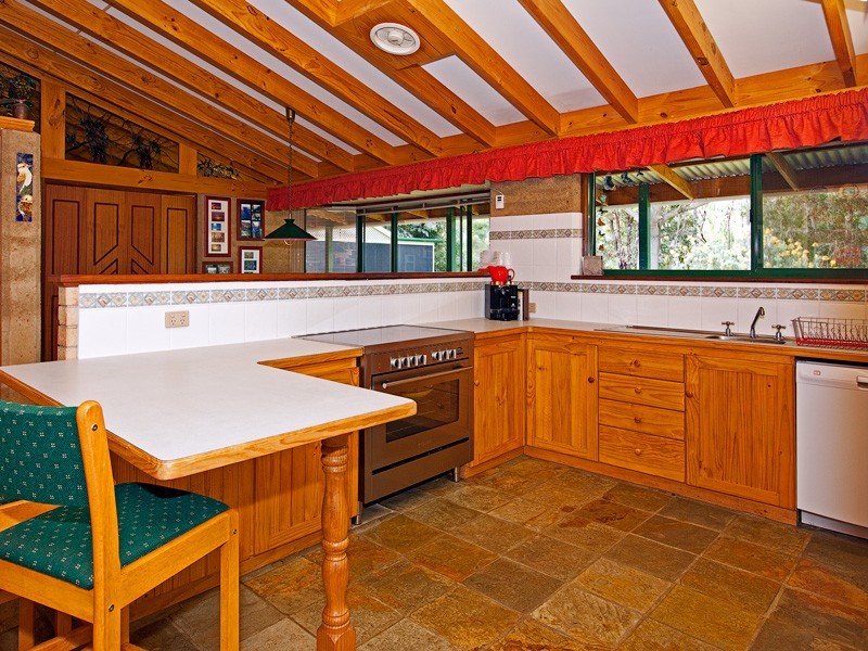 6 Hearle Road, Mumballup WA 6225