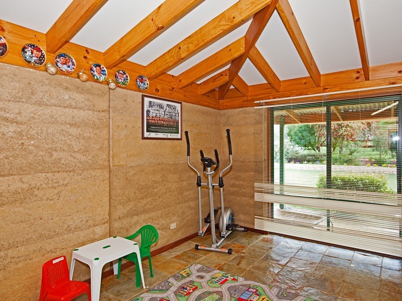 6 Hearle Road, Mumballup WA 6225