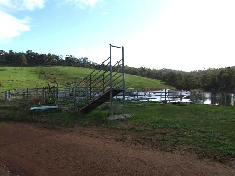 327 Jones Rd, Kirup WA 6251