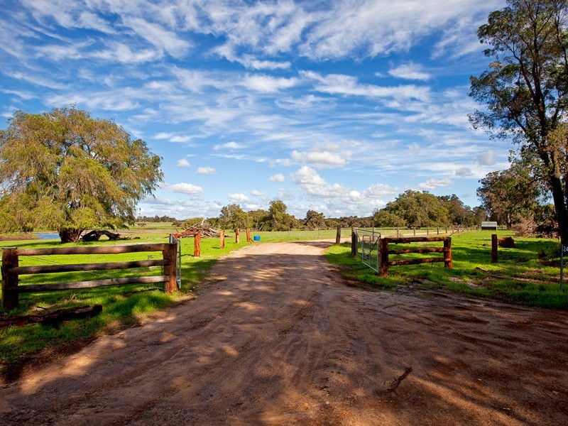 242 Bell Road, Elgin WA 6237