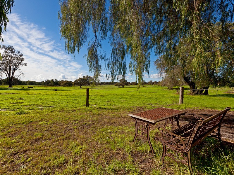 242 Bell Road, Elgin WA 6237