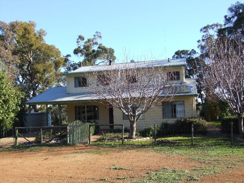 99 Carmichael Rd, Yabberup WA 6239