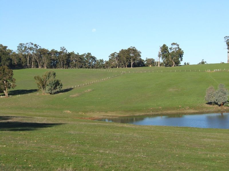 99 Carmichael Rd, Yabberup WA 6239