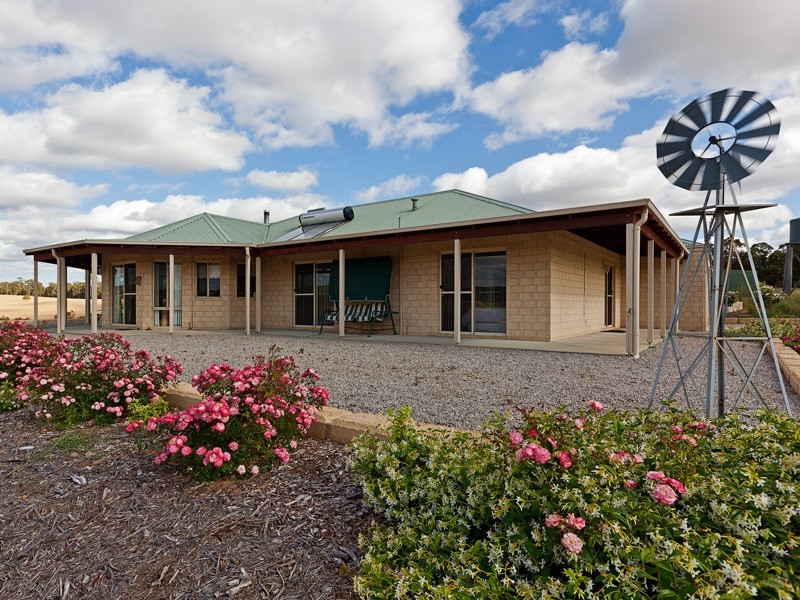 55 Martin Place, Mullalyup WA 6252
