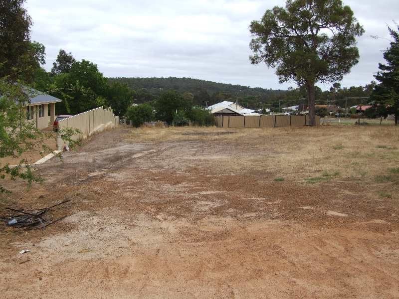 63 Victoria Pde, Donnybrook WA 6239