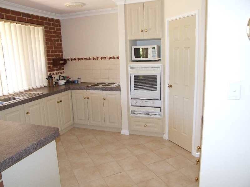 122 Lucy Victoria Ave, Australind WA 6233