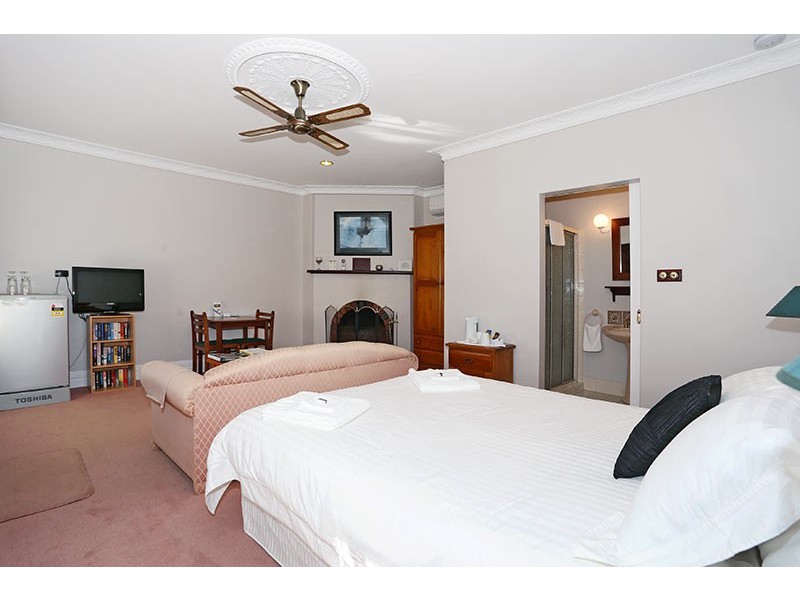 21066 South Western hwy, Mullalyup WA 6252