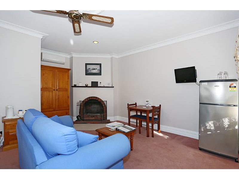 21066 South Western hwy, Mullalyup WA 6252