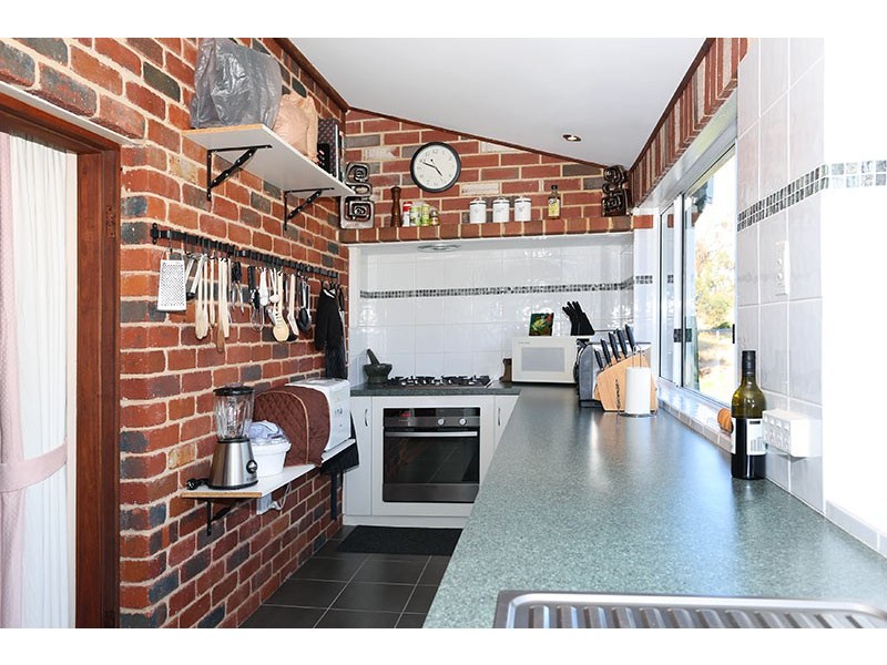 21066 South Western hwy, Mullalyup WA 6252