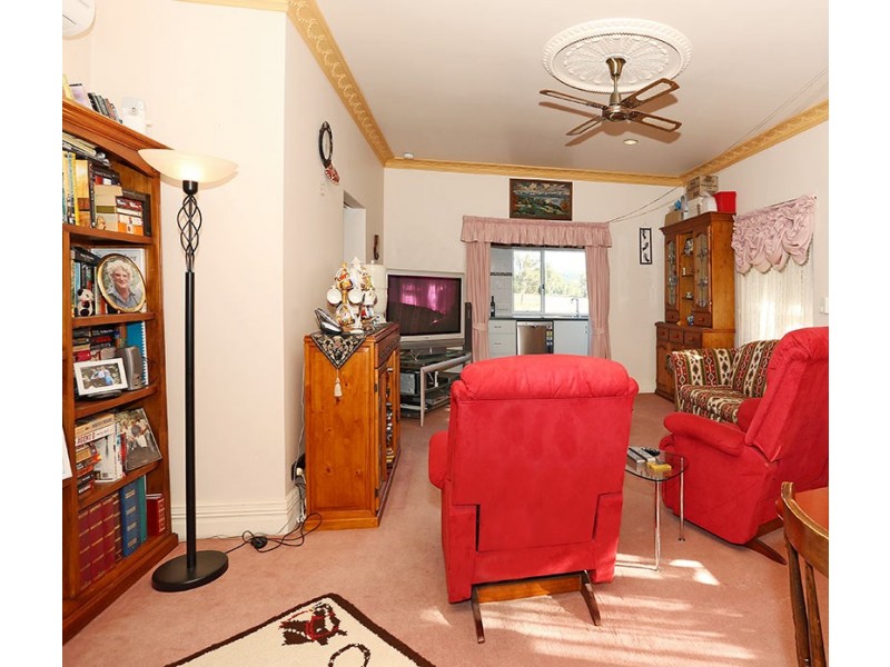 21066 South Western hwy, Mullalyup WA 6252