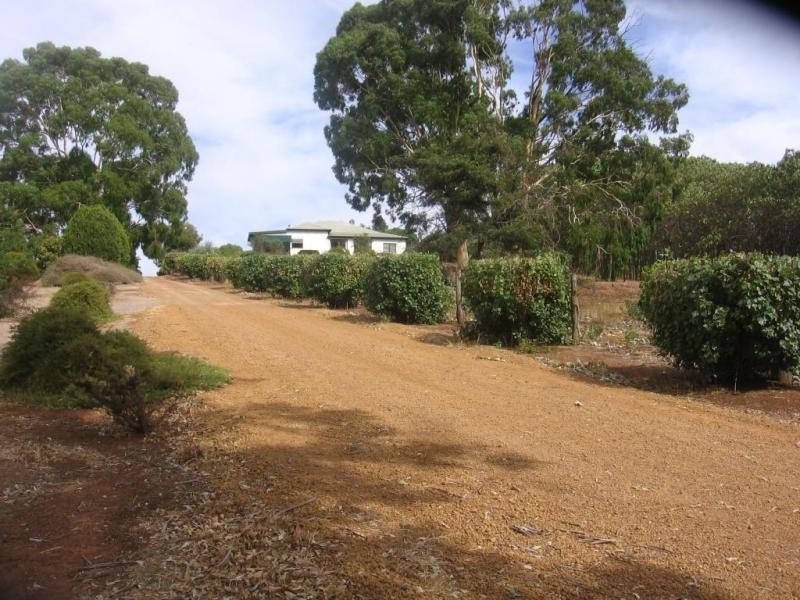 132 Lodge Rd, Boyup Brook WA 6244