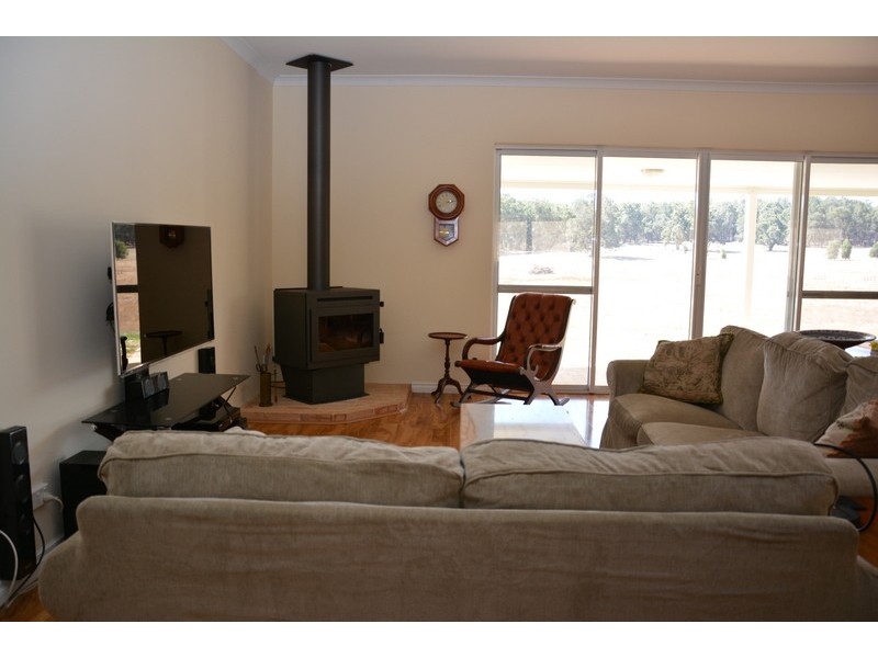 800 Mailman Road, Brazier WA 6251