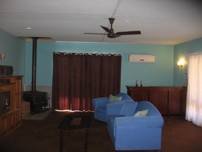 16 Barron Street, Boyup Brook WA 6244