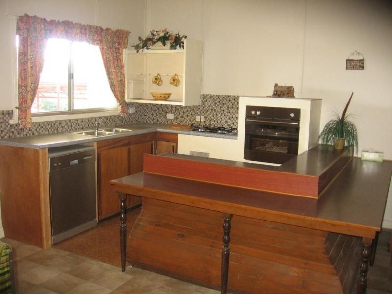 16 Barron Street, Boyup Brook WA 6244