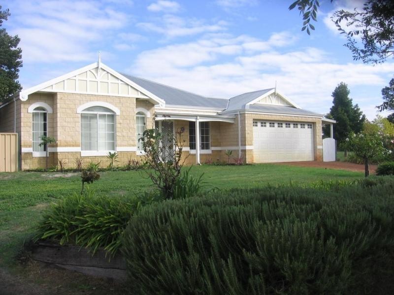 2 Leschenaultia Circle, Donnybrook WA 6239