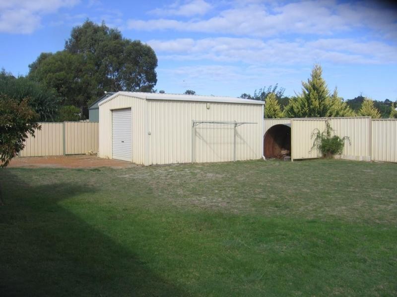 2 Leschenaultia Circle, Donnybrook WA 6239