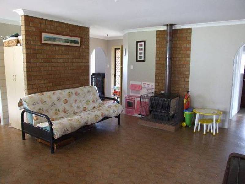 18 Thomson Street, Donnybrook WA 6239