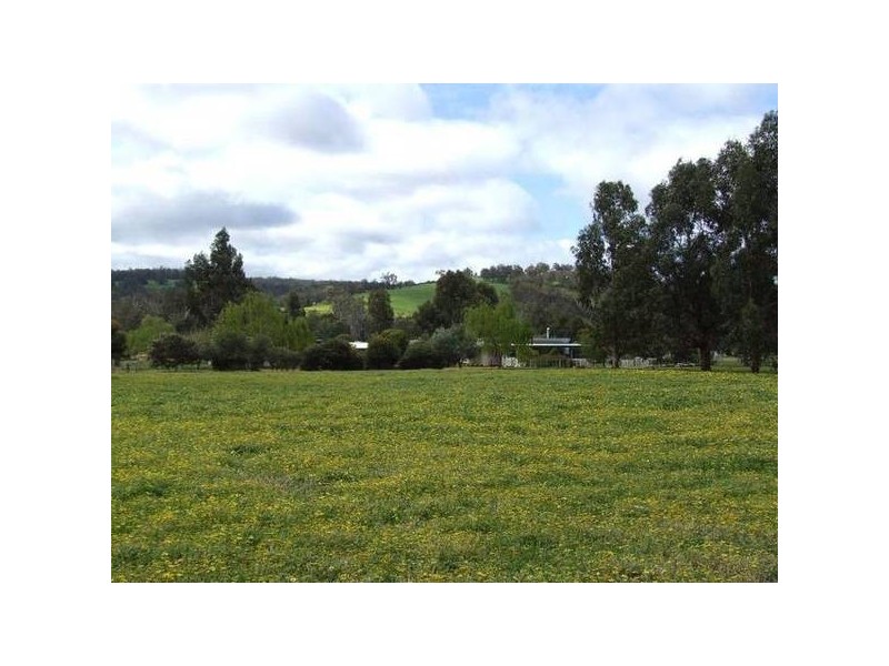 8 Russell Street, Donnybrook WA 6239