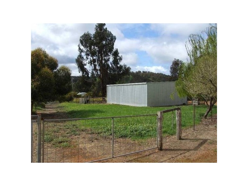 8 Russell Street, Donnybrook WA 6239