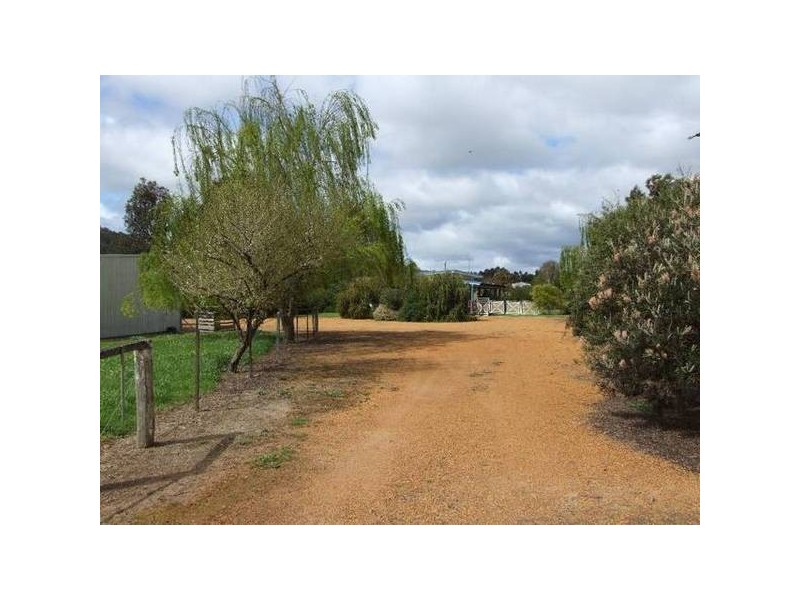 8 Russell Street, Donnybrook WA 6239