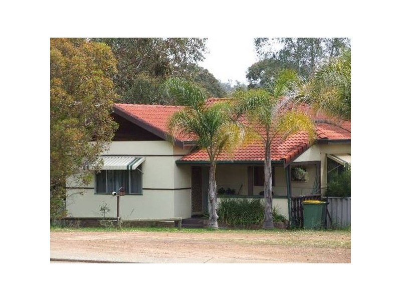 11 Thomson Street, Donnybrook WA 6239