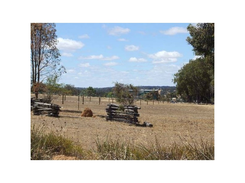 6 Barron Court, Boyup Brook WA 6244