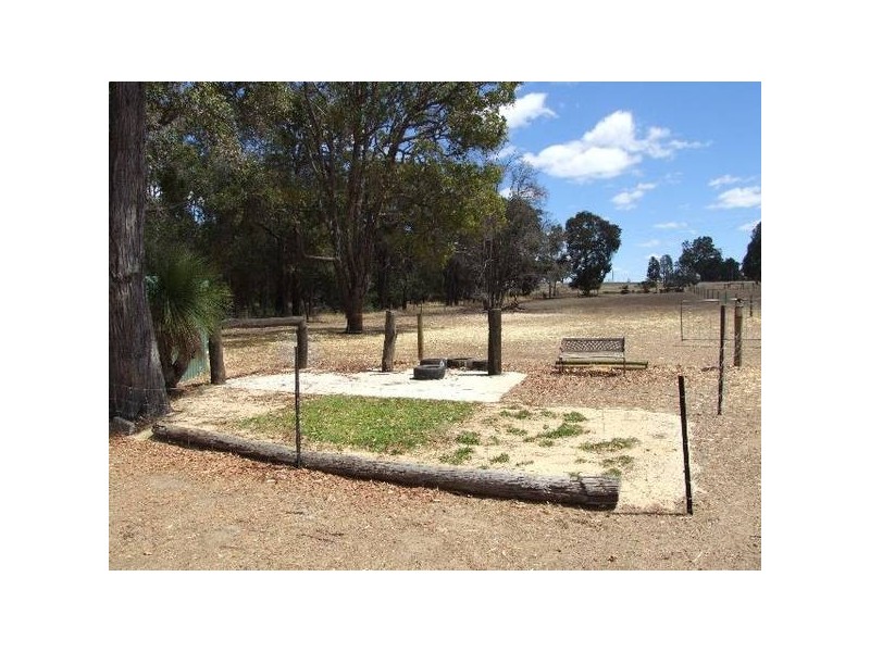 6 Barron Court, Boyup Brook WA 6244