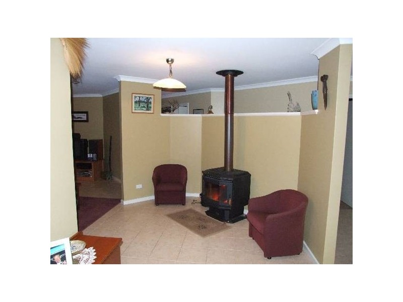 33 Balliol Ct, College Grove WA 6230