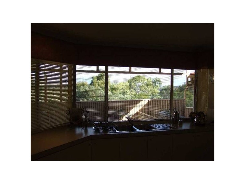 33 Balliol Ct, College Grove WA 6230