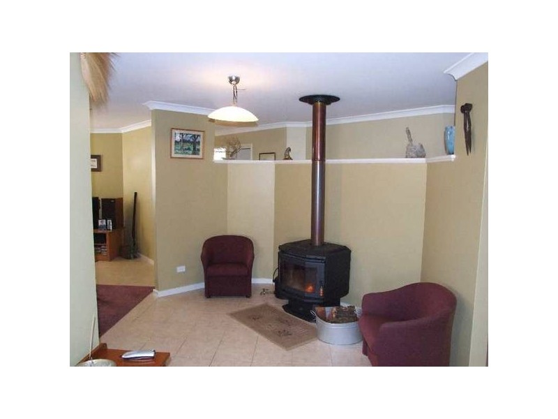 33 Balliol Ct, College Grove WA 6230