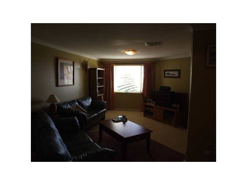 33 Balliol Ct, College Grove WA 6230