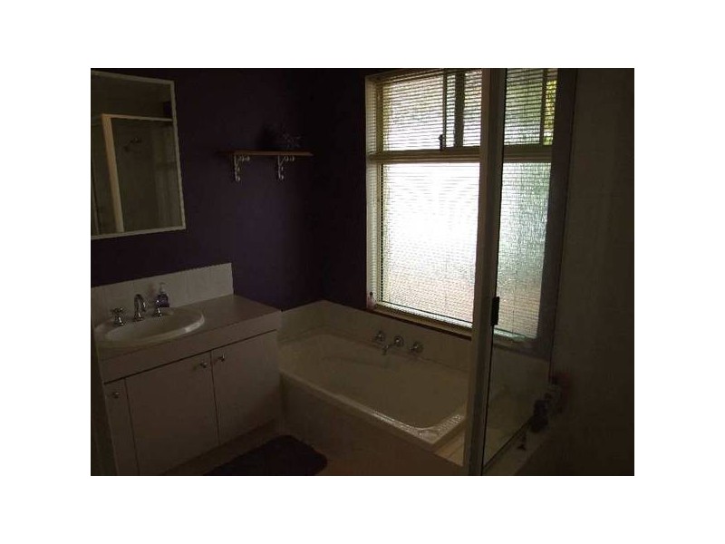 33 Balliol Ct, College Grove WA 6230