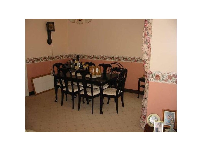 8 Banks Avenue, Collie WA 6225