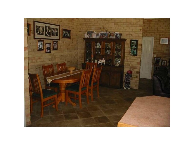 8 Banks Avenue, Collie WA 6225