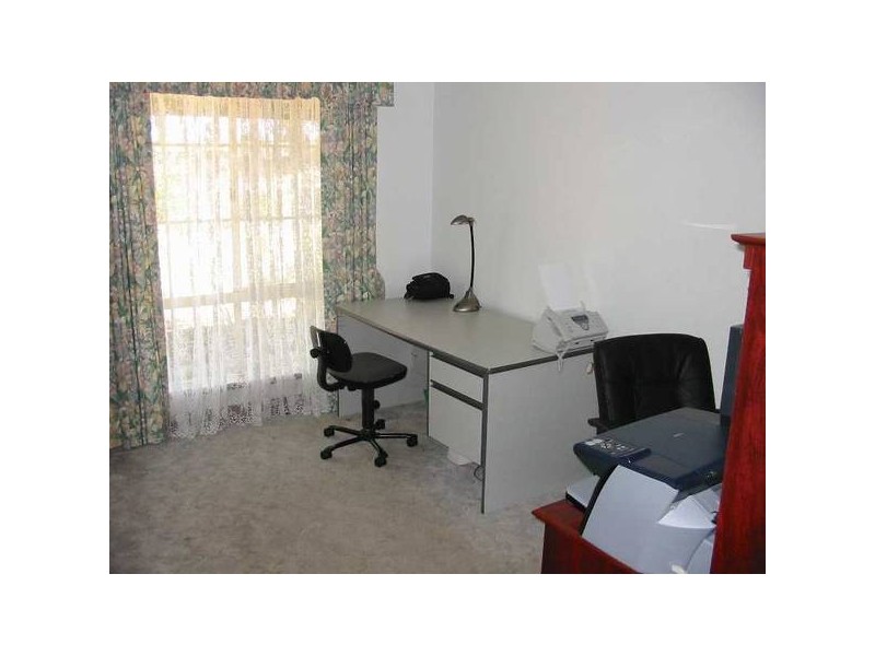 8 Banks Avenue, Collie WA 6225