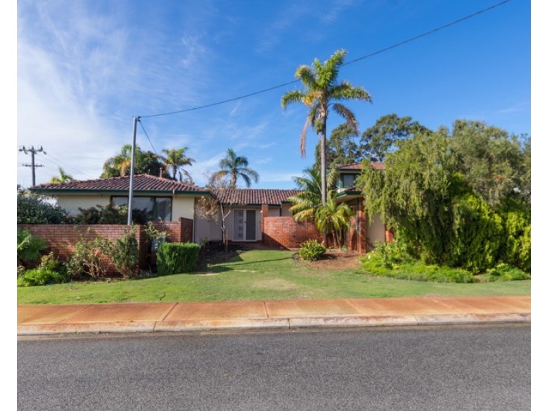 46 Dempster Road, Karrinyup WA 6018