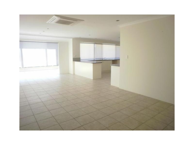 14A Sundowner Meander, Banksia Grove WA 6031