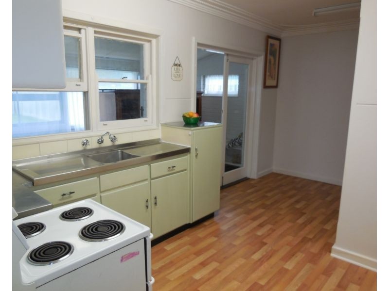 5 Roebuck Street, Innaloo WA 6018