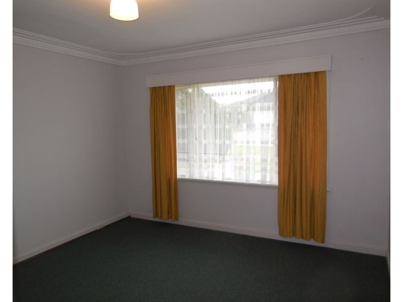 5 Roebuck Street, Innaloo WA 6018