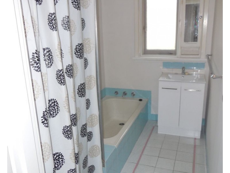 5 Roebuck Street, Innaloo WA 6018