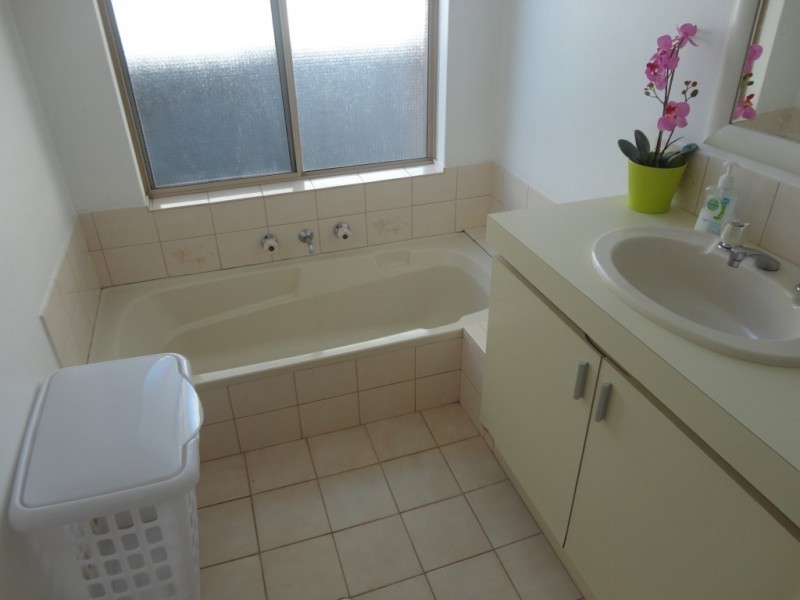 16 Jaegar Square, Ballajura WA 6066